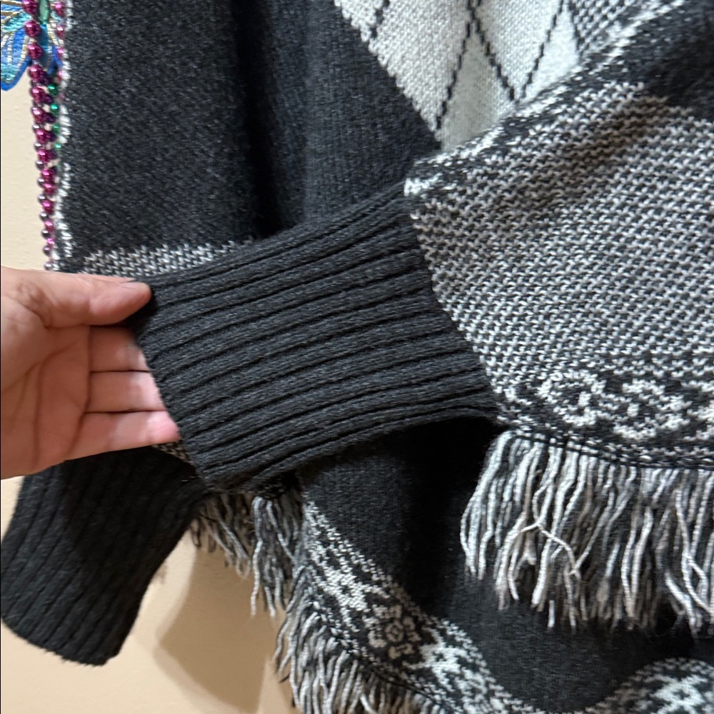 Mossimo Supply Co. Black and White Chevron Sweater - Picture 4 of 5